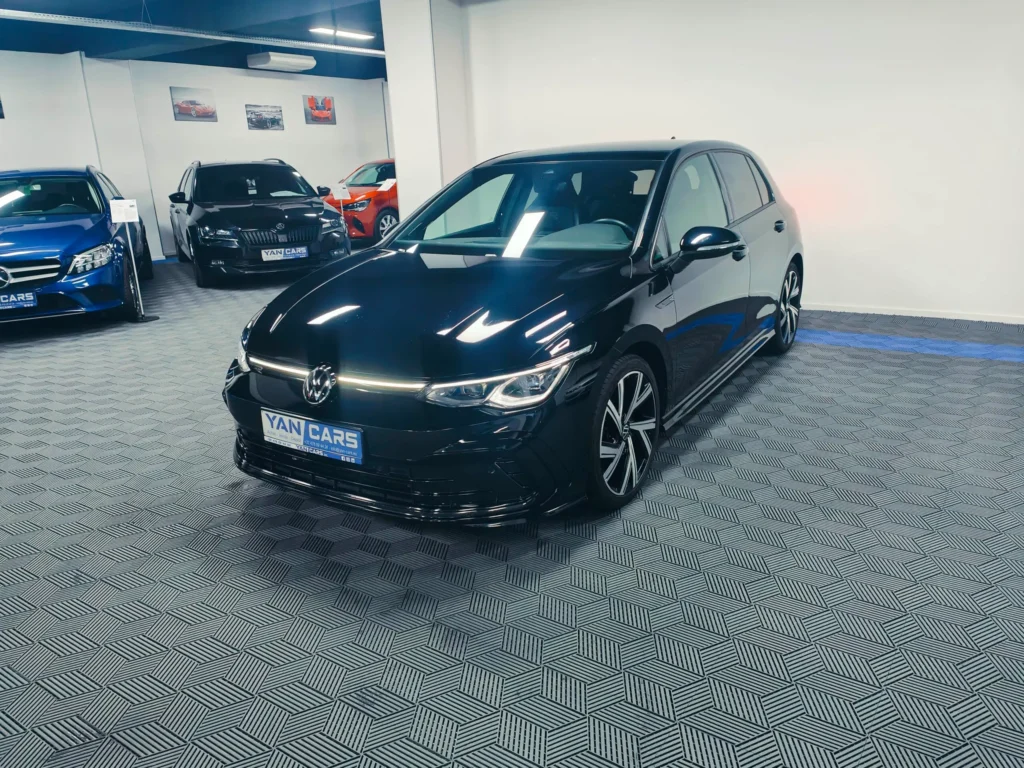 Volkswagen Golf d’occasion vendue au showroom Yancars en région liégeoise
